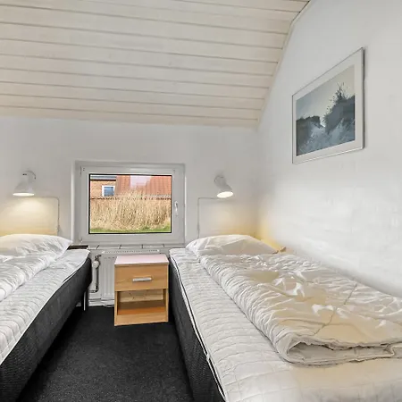 Veludstyret Poolhus Taet Pa Vesterhavet Sj470